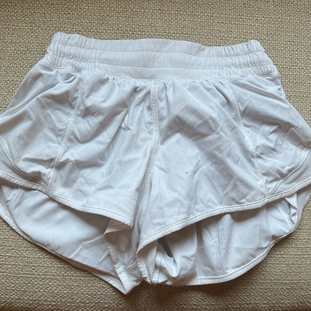 Lululemon shorts white